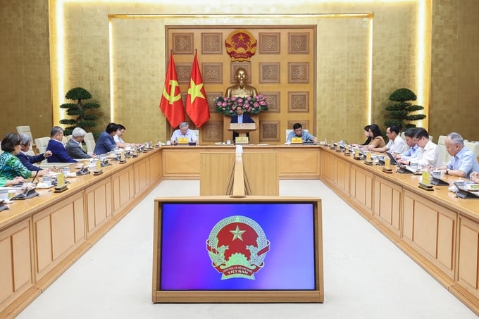 Thủ tướng làm việc với Ban Nghiên cứu phát triển kinh tế tư nhân. Thủ tướng làm việc với Ban Nghiên cứu phát triển kinh tế tư nhân.