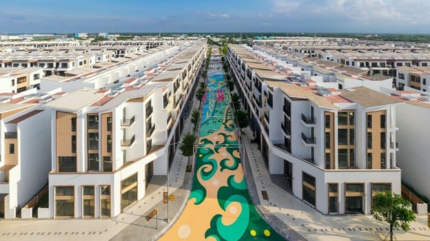 Tuyến phố đi bộ Millennia Journey đang được hoàn thiện. Đây là một trong hai hạng mục điểm nhấn sẽ được khai trương tại đại nhạc hội ngày 9/8 tới đây. Tuyến phố đi bộ Millennia Journey đang được hoàn thiện. Đây là một trong hai hạng mục điểm nhấn sẽ được khai trương tại đại nhạc hội ngày 9/8 tới đây. 