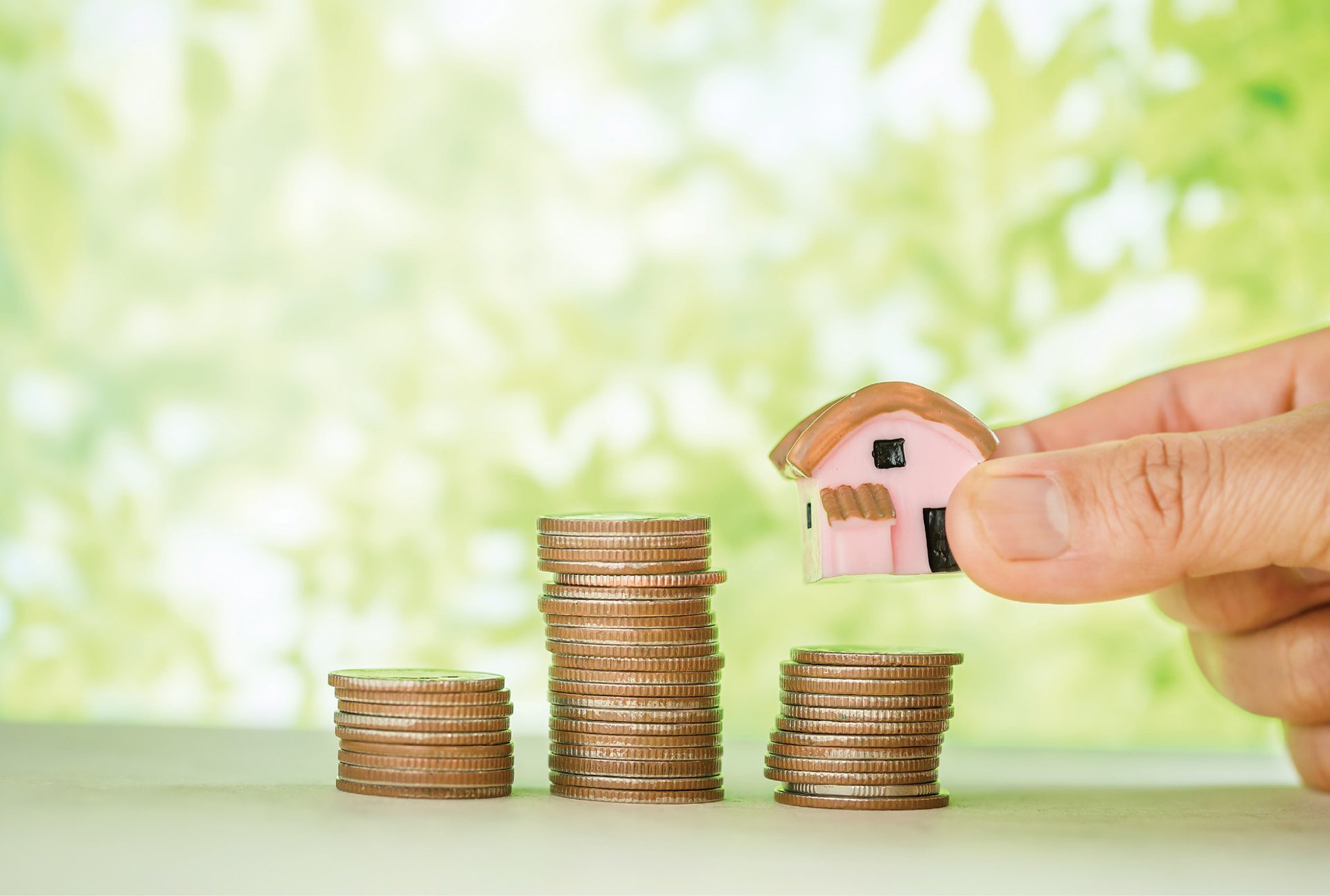 Mua nhà: Giấc mơ an cư hay cạm bẫy tài chính? - Ảnh 1 Mua nhà: Giấc mơ an cư hay cạm bẫy tài chính? - Ảnh 1