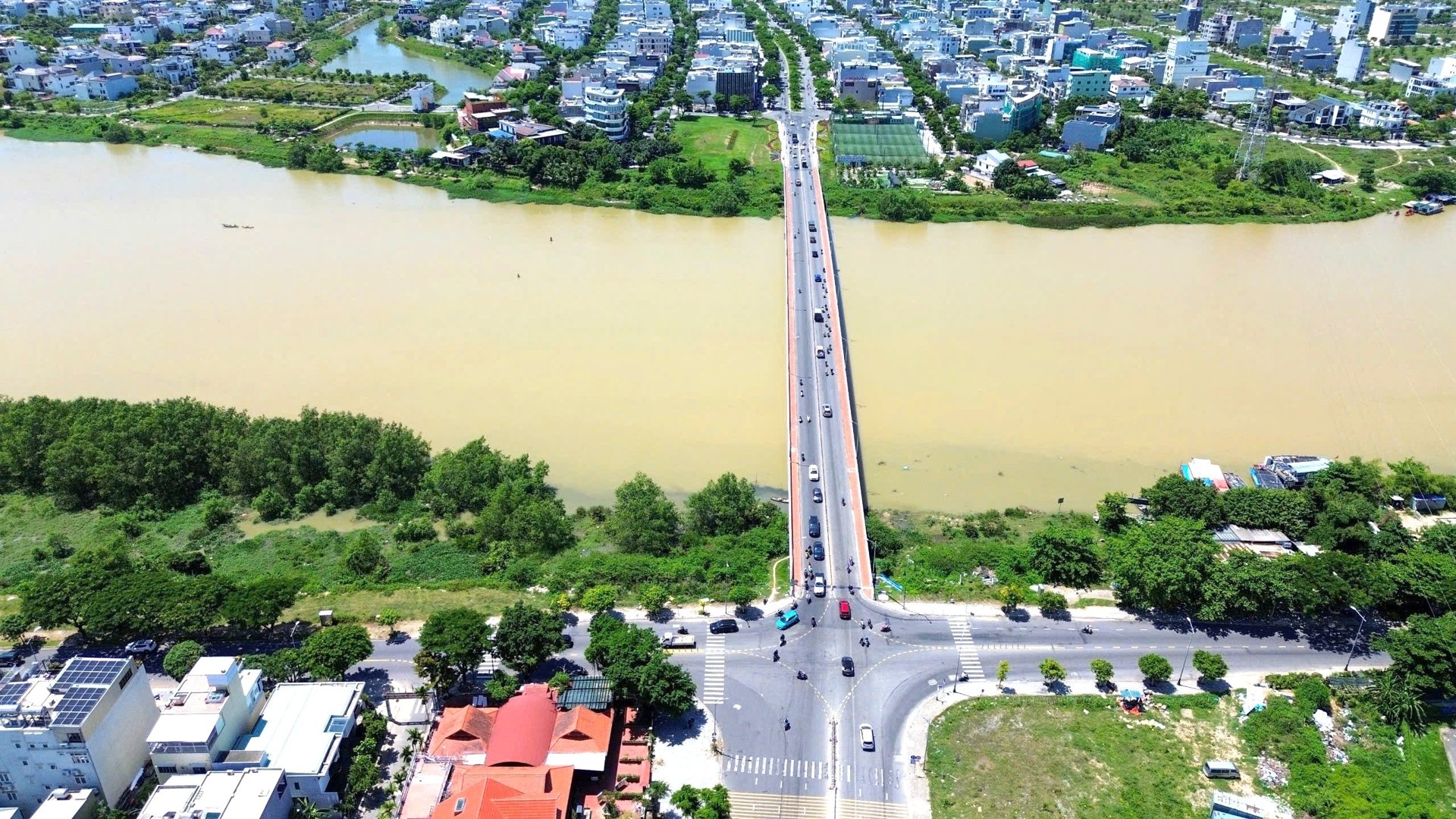 Sự kết hợp giữa hạ tầng giao thông bứt phá, định hướng quy hoạch rõ ràng và các dự án trọng điểm đang giúp bất động sản Đà Nẵng trở thành tâm điểm hút dòng tiền. Sự kết hợp giữa hạ tầng giao thông bứt phá, định hướng quy hoạch rõ ràng và các dự án trọng điểm đang giúp bất động sản Đà Nẵng trở thành tâm điểm hút dòng tiền.