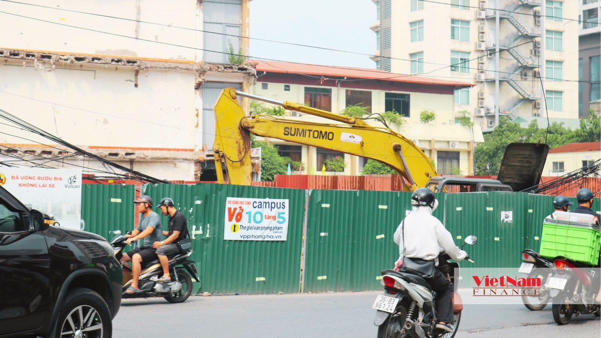 Hà Nội: Đường Nguyễn Tuân mở rộng chưa xong, nhà 'tý hon' đã lên tầng - Ảnh 3 Hà Nội: Đường Nguyễn Tuân mở rộng chưa xong, nhà 'tý hon' đã lên tầng - Ảnh 3