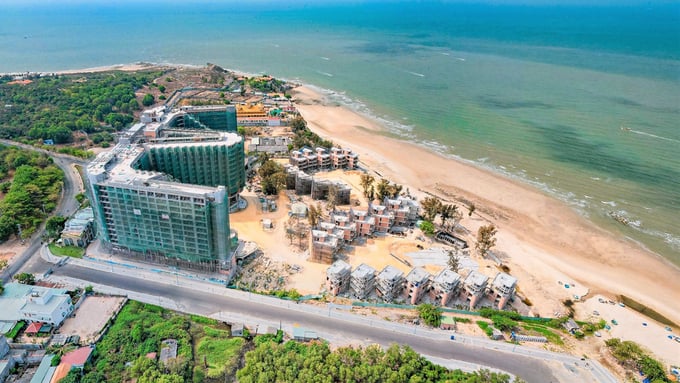 Du lịch Việt Nam đón hơn 10,6 triệu khách quốc tế trong 6 tháng, nhưng chỉ 42/3.525 căn shophouse nghỉ dưỡng được bán ra. Ảnh minh họa. Du lịch Việt Nam đón hơn 10,6 triệu khách quốc tế trong 6 tháng, nhưng chỉ 42/3.525 căn shophouse nghỉ dưỡng được bán ra. Ảnh minh họa.