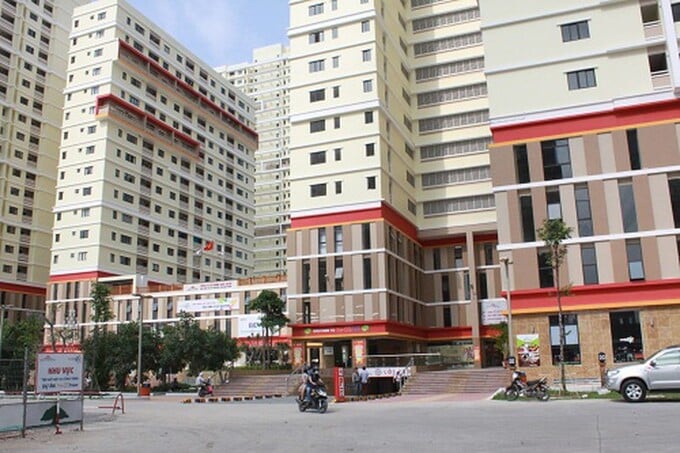 Nợ thuế gần 600 tỷ đồng, Công ty Đức Khải bị dừng thủ tục hải quan. Nợ thuế gần 600 tỷ đồng, Công ty Đức Khải bị dừng thủ tục hải quan.