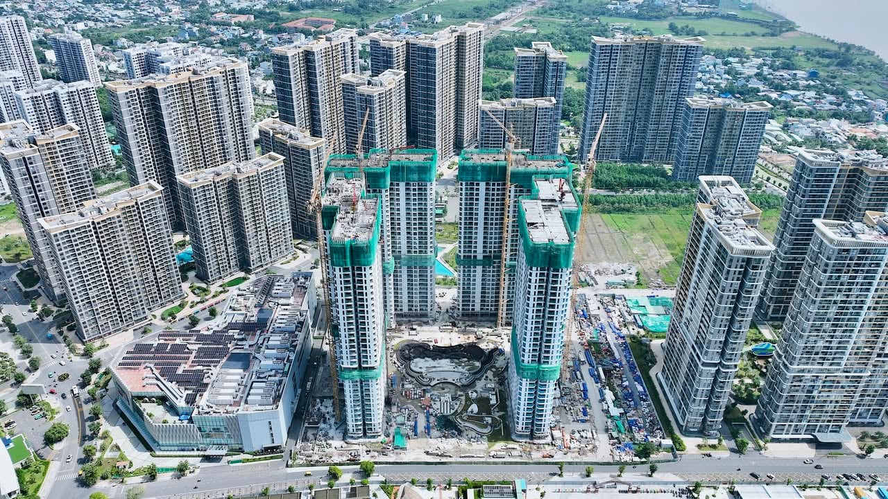 Ấn tượng 6 tháng đầu năm: Những cú ăn bằng lần của doanh nghiệp nhà ở - Ảnh 2 Ấn tượng 6 tháng đầu năm: Những cú ăn bằng lần của doanh nghiệp nhà ở - Ảnh 2