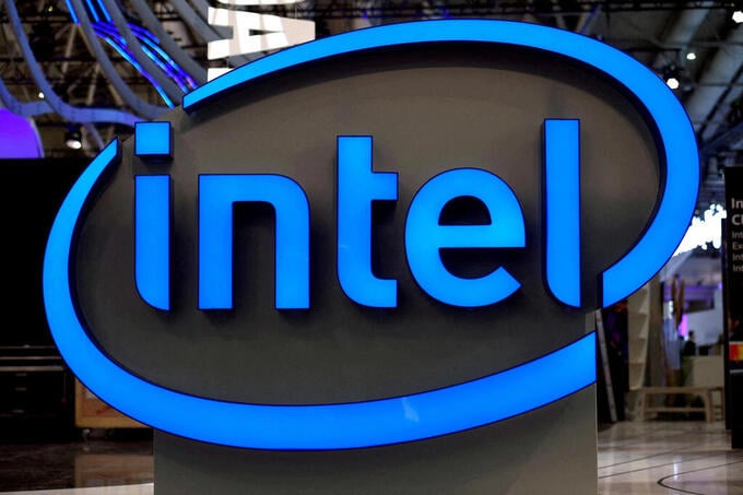 Chính phủ Mỹ cân nhắc mua 10% cổ phần của Intel. Chính phủ Mỹ cân nhắc mua 10% cổ phần của Intel.