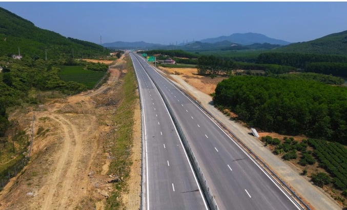 Cao tốc Hàm Nghi - Vũng Áng là 1 trong 13 dự án cao tốc sẽ thu phí từ tháng 1/2026. Cao tốc Hàm Nghi - Vũng Áng là 1 trong 13 dự án cao tốc sẽ thu phí từ tháng 1/2026.