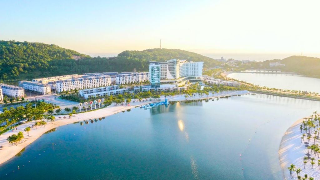 Qua thời trầm lặng, đất nền Đồ Sơn đón những cơn sóng mới - Ảnh 1 Qua thời trầm lặng, đất nền Đồ Sơn đón những cơn sóng mới - Ảnh 1