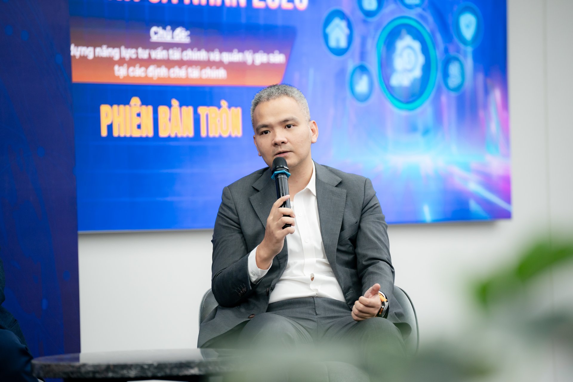 Ông Nguyễn Vũ Long, Tổng giám đốc Công ty Cổ phần Chứng khoán VNDIRECT. Ông Nguyễn Vũ Long, Tổng giám đốc Công ty Cổ phần Chứng khoán VNDIRECT. 
