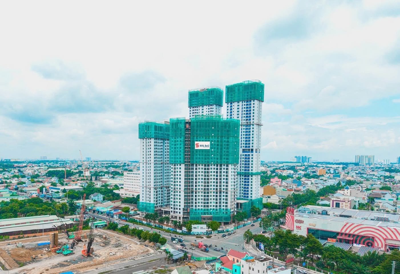 Dòng tiền trở xấu, nợ vay của loạt DN bất động sản tăng mạnh - Ảnh 2 Dòng tiền trở xấu, nợ vay của loạt DN bất động sản tăng mạnh - Ảnh 2