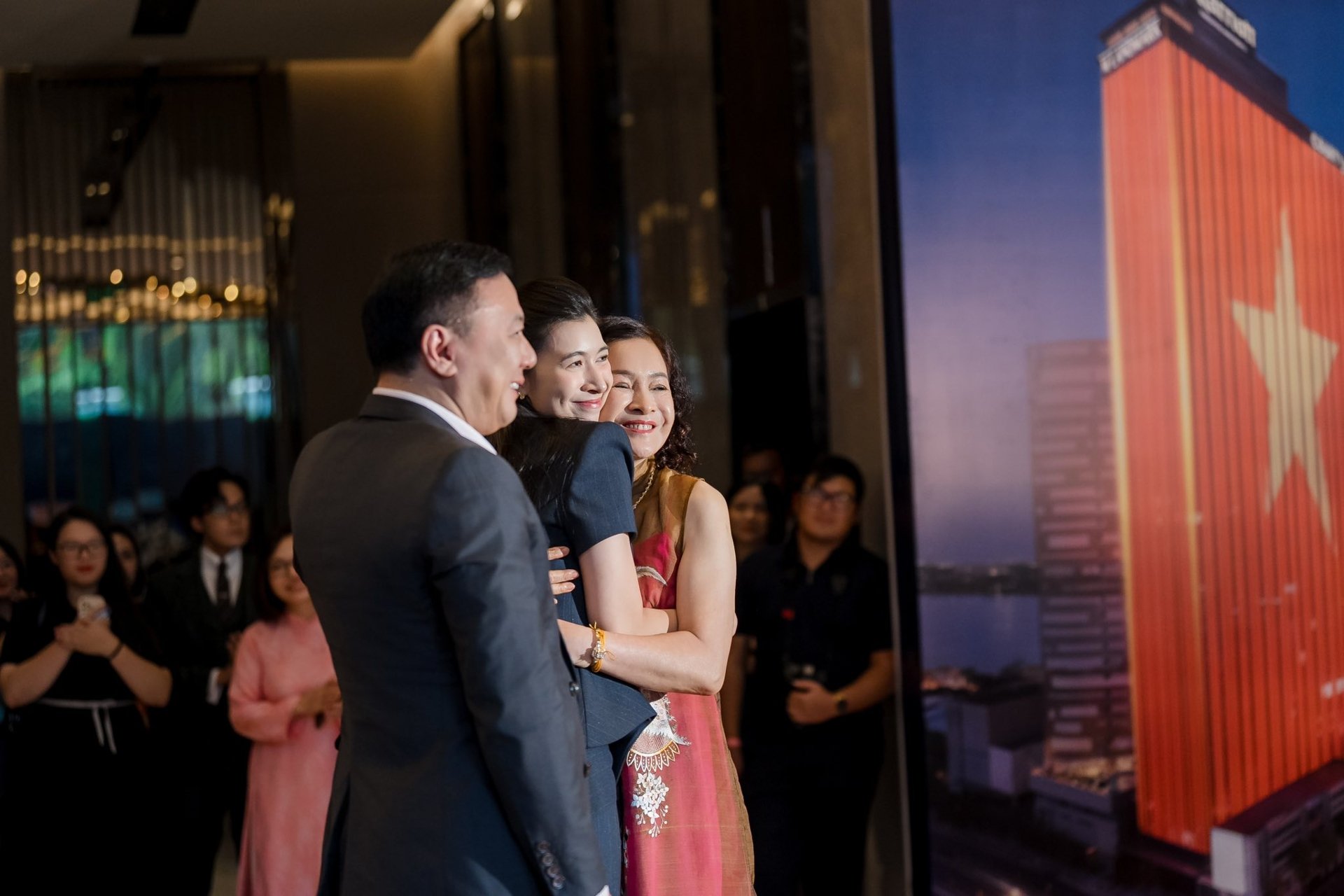 CEO Alphanam: Từ '2 điểm của bố' và hành trình xây thang điểm riêng trong sự nghiệp - Ảnh 3 CEO Alphanam: Từ '2 điểm của bố' và hành trình xây thang điểm riêng trong sự nghiệp - Ảnh 3