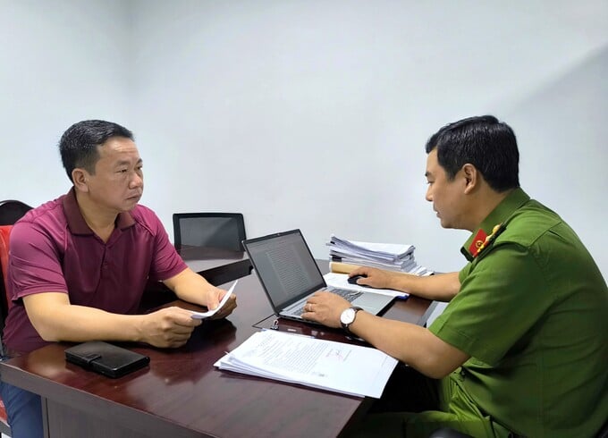 Nguyễn Văn San - Giám đốc Công ty TNHH Đại Kim bị khởi tố về hành vi trốn thuế. Nguyễn Văn San - Giám đốc Công ty TNHH Đại Kim bị khởi tố về hành vi trốn thuế.