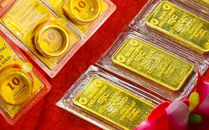 Giá vàng tiếp đà tăng dựng đứng, kỷ lục mới lại được thiết lập. Giá vàng tiếp đà tăng dựng đứng, kỷ lục mới lại được thiết lập.