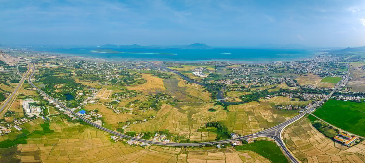 Khải sát cao tốc Vân Phong - Nha Trang trước ngày thông xe toàn tuyến - Ảnh 2 Khải sát cao tốc Vân Phong - Nha Trang trước ngày thông xe toàn tuyến - Ảnh 2