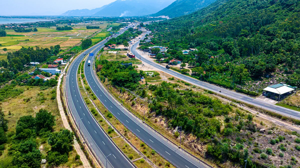 Khải sát cao tốc Vân Phong - Nha Trang trước ngày thông xe toàn tuyến - Ảnh 4 Khải sát cao tốc Vân Phong - Nha Trang trước ngày thông xe toàn tuyến - Ảnh 4