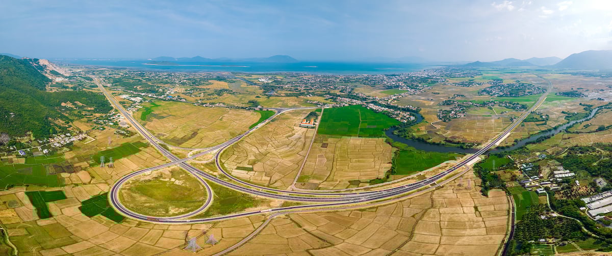 Khải sát cao tốc Vân Phong - Nha Trang trước ngày thông xe toàn tuyến - Ảnh 13 Khải sát cao tốc Vân Phong - Nha Trang trước ngày thông xe toàn tuyến - Ảnh 13