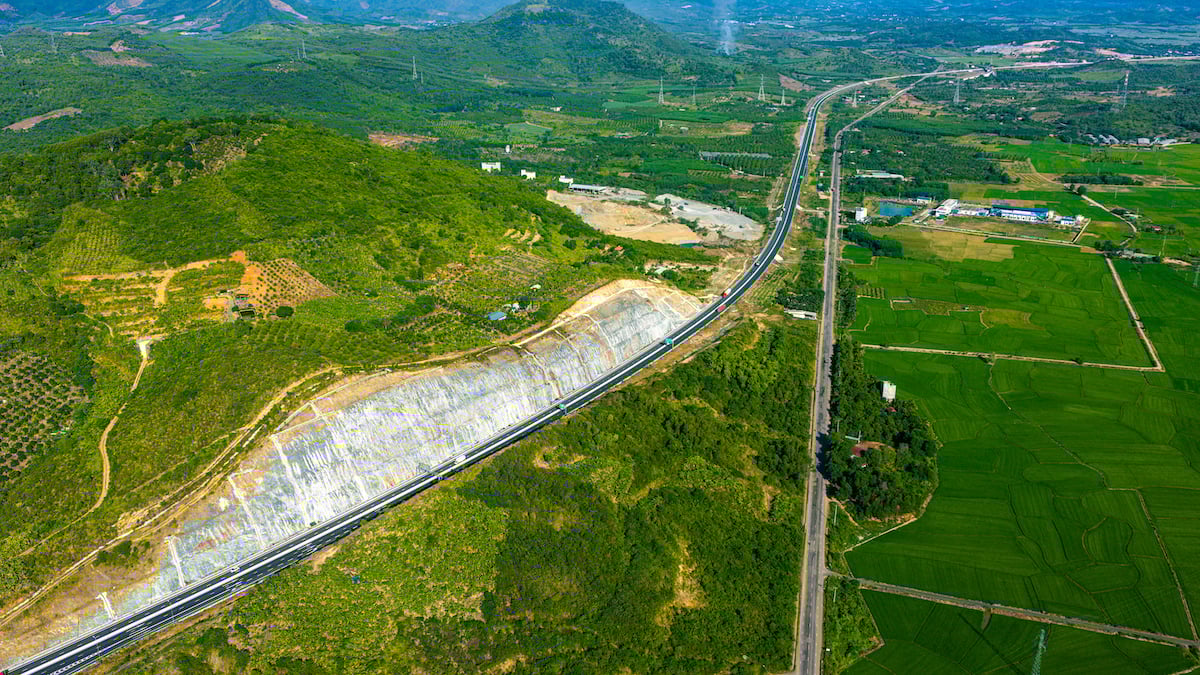 Khải sát cao tốc Vân Phong - Nha Trang trước ngày thông xe toàn tuyến - Ảnh 15 Khải sát cao tốc Vân Phong - Nha Trang trước ngày thông xe toàn tuyến - Ảnh 15