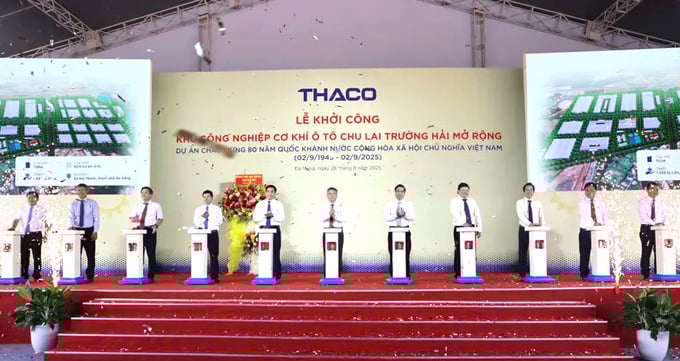 Nghi thức khởi công Khu công nghiệp cơ khí ô tô Chu Lai - Trường Hải (ảnh TN) Nghi thức khởi công Khu công nghiệp cơ khí ô tô Chu Lai - Trường Hải (ảnh TN)
