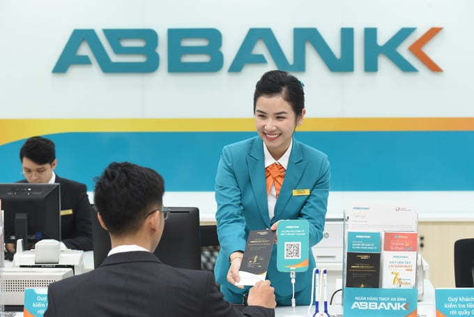 6 tháng đầu năm, lợi nhuận trước thuế của ABBank đạt hơn 1.672 tỷ đồng, cao gấp gần 2,9 lần so với cùng kỳ năm 2024. 6 tháng đầu năm, lợi nhuận trước thuế của ABBank đạt hơn 1.672 tỷ đồng, cao gấp gần 2,9 lần so với cùng kỳ năm 2024.