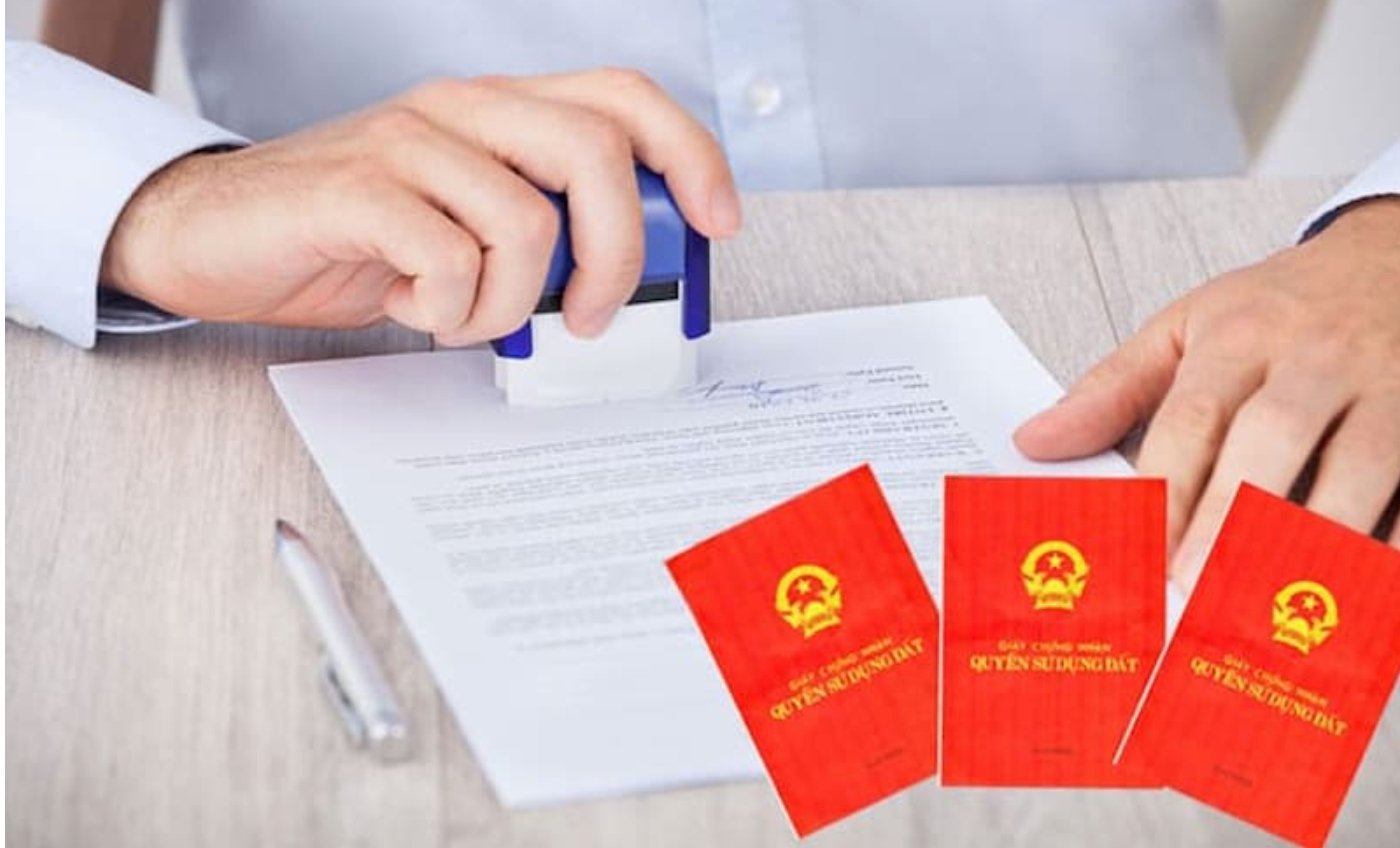 Hà Nội: Người dân nộp hồ sơ đất đai trực tuyến, nhận kết quả qua bưu chính từ 3/9 - Ảnh 1 Hà Nội: Người dân nộp hồ sơ đất đai trực tuyến, nhận kết quả qua bưu chính từ 3/9 - Ảnh 1