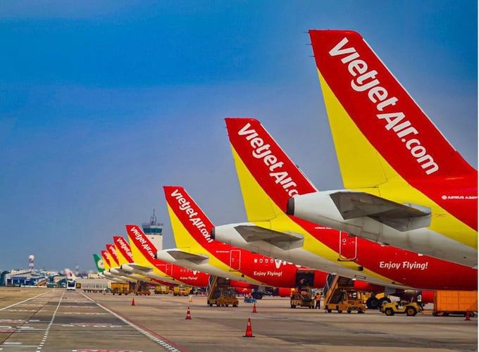 Vietjet đạt hơn 35.600 tỷ doanh thu trong 6 tháng - Ảnh 1 Vietjet đạt hơn 35.600 tỷ doanh thu trong 6 tháng - Ảnh 1