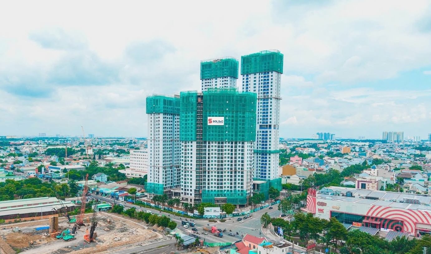 Thực tế, chính vì tâm lý kiêng kỵ giảm bớt, nhiều người còn coi “tháng Ngâu” là cơ hội để “săn hàng hời”. Một phần vì lượng khách quan tâm giảm, cạnh tranh ít, một phần vì chủ đầu tư tung ra loạt chính sách bán hàng hấp dẫn nhất trong năm. Thực tế, chính vì tâm lý kiêng kỵ giảm bớt, nhiều người còn coi “tháng Ngâu” là cơ hội để “săn hàng hời”. Một phần vì lượng khách quan tâm giảm, cạnh tranh ít, một phần vì chủ đầu tư tung ra loạt chính sách bán hàng hấp dẫn nhất trong năm.