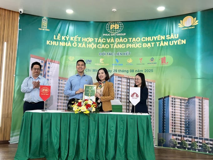 Chủ đầu tư Phúc Đạt Group cùng đơn vị phát triển ký kết hợp tác Chủ đầu tư Phúc Đạt Group cùng đơn vị phát triển ký kết hợp tác