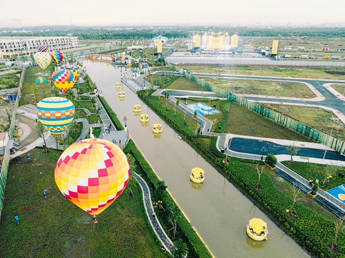 Tận dụng địa thế sẵn có, T&T City Millennia dẫn nối nhánh sông tự nhiên để kiến tạo công trình cảnh quan mang tính biểu tượng và tạo điểm nhấn cho toàn dự án. Tận dụng địa thế sẵn có, T&T City Millennia dẫn nối nhánh sông tự nhiên để kiến tạo công trình cảnh quan mang tính biểu tượng và tạo điểm nhấn cho toàn dự án.