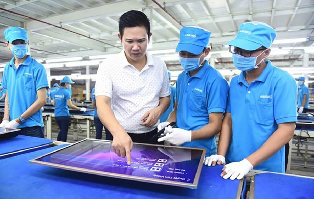 Phạm Văn Tam: Từ hình mẫu khởi nghiệp đến phạm tội bị truy tố - Ảnh 1 Phạm Văn Tam: Từ hình mẫu khởi nghiệp đến phạm tội bị truy tố - Ảnh 1