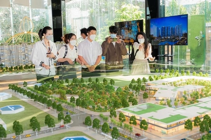 Trong bối cảnh thanh khoản phân mảnh, sức mua bị thử thách và cạnh tranh gia tăng, năng lực thực thi, quản trị tài chính và tầm nhìn phát triển bền vững sẽ là tấm vé để ở lại cuộc chơi. Ảnh minh họa. Trong bối cảnh thanh khoản phân mảnh, sức mua bị thử thách và cạnh tranh gia tăng, năng lực thực thi, quản trị tài chính và tầm nhìn phát triển bền vững sẽ là tấm vé để ở lại cuộc chơi. Ảnh minh họa. 