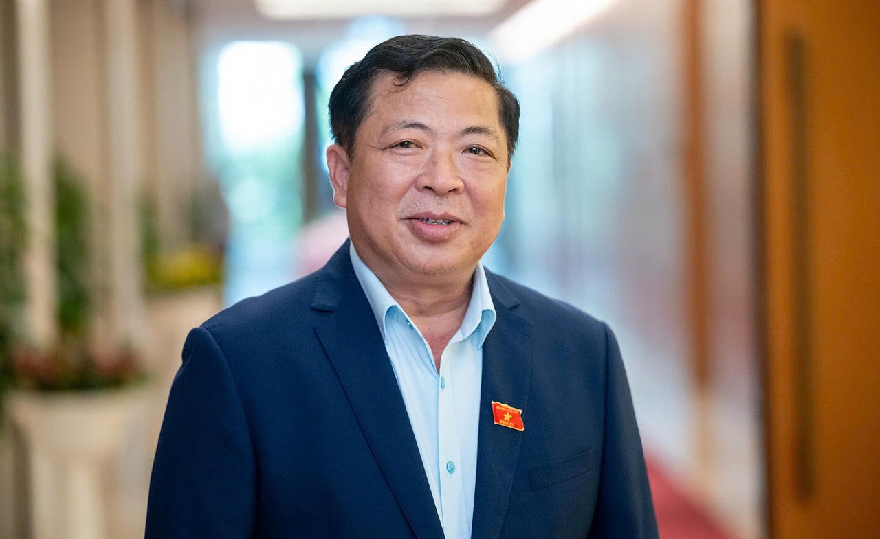 Bộ trưởng Bộ Xây dựng Trần Hồng Minh. Bộ trưởng Bộ Xây dựng Trần Hồng Minh.