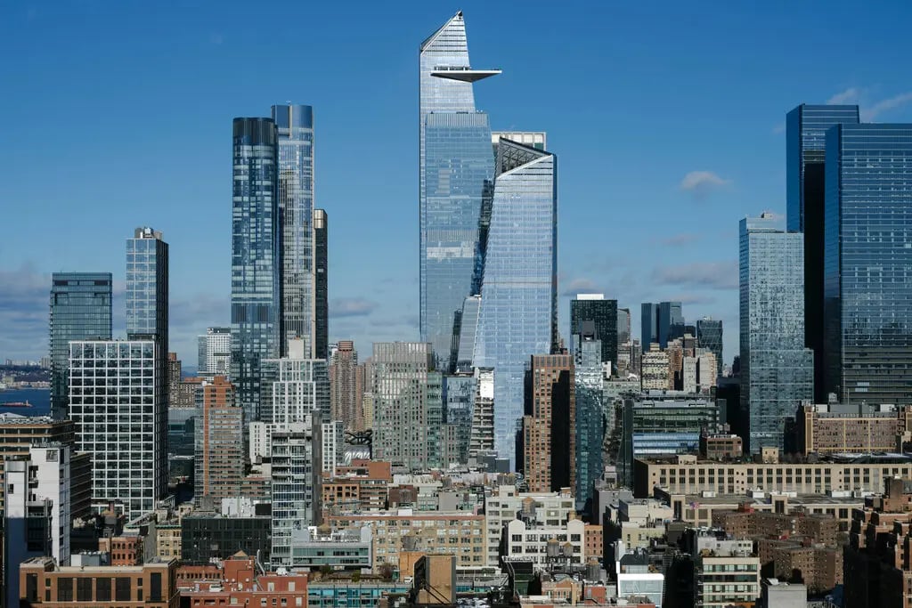 Tại thành phố New York, Mỹ, số lượng triệu phú đi thuê nhà đã tăng từ 2.204 người vào năm 2019 lên 5.661 người vào năm 2023. (Ảnh: New York Times). Tại thành phố New York, Mỹ, số lượng triệu phú đi thuê nhà đã tăng từ 2.204 người vào năm 2019 lên 5.661 người vào năm 2023. (Ảnh: New York Times).