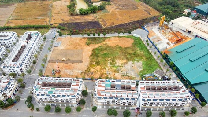 100.000 căn nhà ở xã hội trong năm 2025 là một nỗ lực đáng ghi nhận, nhưng chưa đủ để gọi là thành công nếu những căn nhà đó không đến được tay người thực sự cần. Ảnh minh họa. 100.000 căn nhà ở xã hội trong năm 2025 là một nỗ lực đáng ghi nhận, nhưng chưa đủ để gọi là thành công nếu những căn nhà đó không đến được tay người thực sự cần. Ảnh minh họa. 