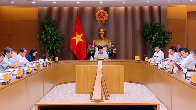 Phó thủ tướng Nguyễn Chí Dũng chủ trì họp với các bộ, ngành về xây dựng Đề án Phát triển kinh tế nhà nước. Phó thủ tướng Nguyễn Chí Dũng chủ trì họp với các bộ, ngành về xây dựng Đề án Phát triển kinh tế nhà nước.