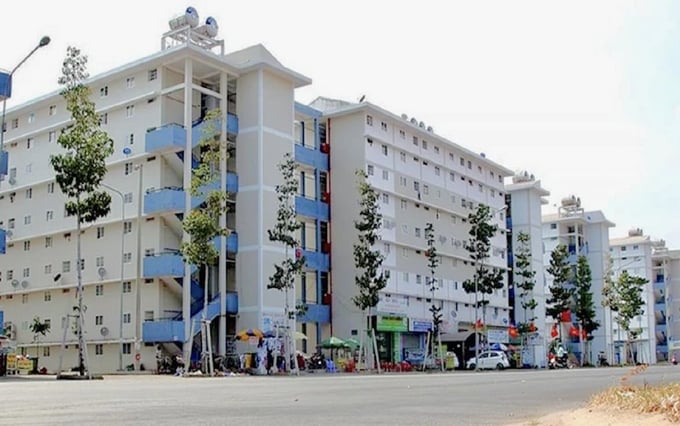Tp.HCM sẽ xem xét cho người có nhà ở xa nơi làm việc được hưởng chính sách hỗ trợ về nhà ở xã hội nếu đáp ứng điều kiện về khoảng cách . Tp.HCM sẽ xem xét cho người có nhà ở xa nơi làm việc được hưởng chính sách hỗ trợ về nhà ở xã hội nếu đáp ứng điều kiện về khoảng cách . 