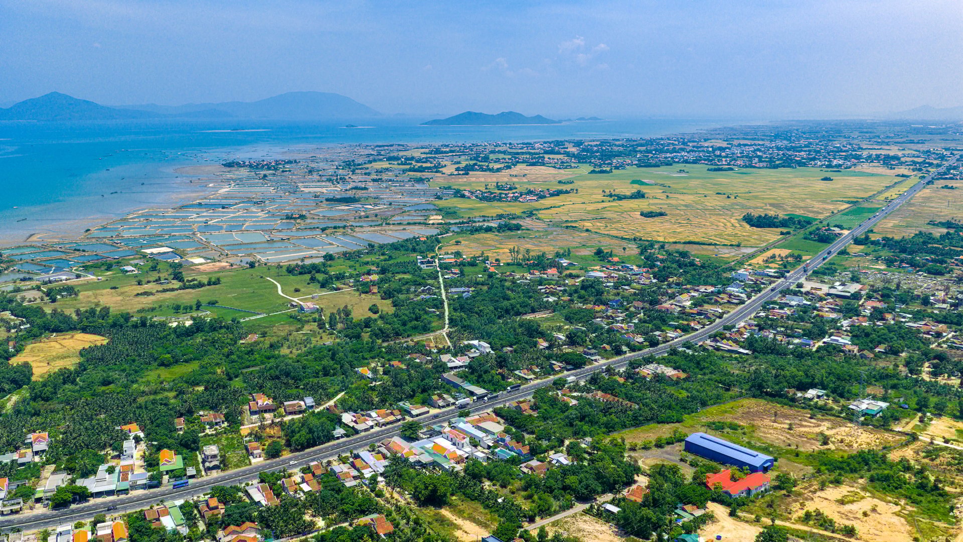 Khám phá vùng đất đầu tư 2 khu đô thị hơn 2,5 tỷ USD ở Vịnh Vân Phong - Ảnh 12 Khám phá vùng đất đầu tư 2 khu đô thị hơn 2,5 tỷ USD ở Vịnh Vân Phong - Ảnh 12