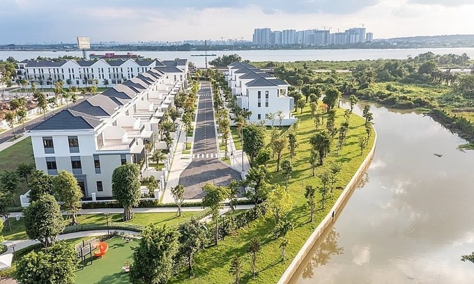 Công ty TNHH Thành phố Aqua - chủ đầu tư dự án Aqua City – vừa công bố báo cáo tài chính 6 tháng đầu năm 2025 với tín hiệu tích cực khi tổng nợ phải trả giảm hơn 1.300 tỷ đồng so với cùng kỳ. Công ty TNHH Thành phố Aqua - chủ đầu tư dự án Aqua City – vừa công bố báo cáo tài chính 6 tháng đầu năm 2025 với tín hiệu tích cực khi tổng nợ phải trả giảm hơn 1.300 tỷ đồng so với cùng kỳ. 