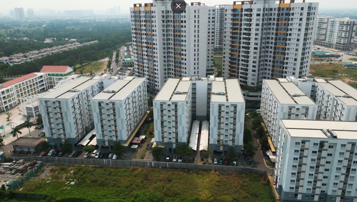 Bí thư TP.HCM yêu cầu xử lý hơn 20.000 căn NƠXH và tái định cư bỏ trống - Ảnh 1 Bí thư TP.HCM yêu cầu xử lý hơn 20.000 căn NƠXH và tái định cư bỏ trống - Ảnh 1