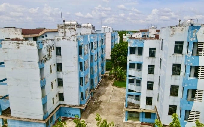 Khu tái định cư Vĩnh Lộc B (huyện Bình Chánh cũ) quy mô hơn 1.900 căn, nhưng đang bỏ trống gần 80%, tháng 6/2024. Khu tái định cư Vĩnh Lộc B (huyện Bình Chánh cũ) quy mô hơn 1.900 căn, nhưng đang bỏ trống gần 80%, tháng 6/2024.