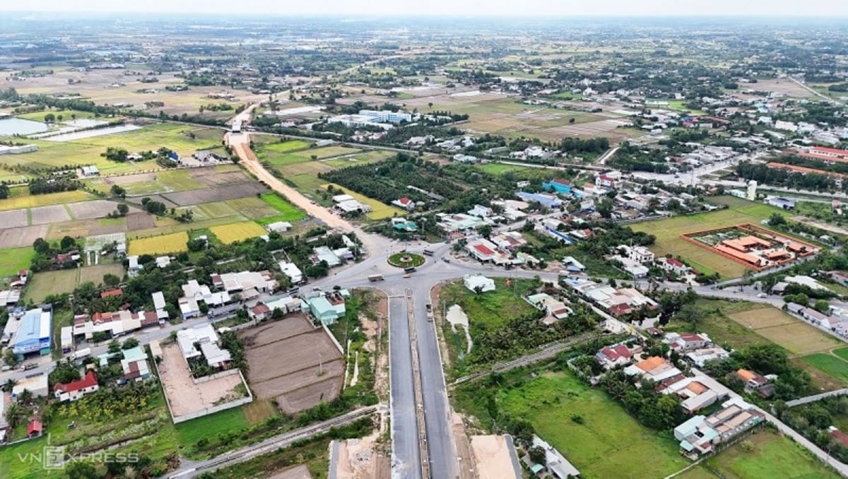 Tổng vốn đầu tư dự án hơn 3.563 tỷ đồng. Dự án ảnh hưởng 299 hộ dân, trong đó 222 hộ bị giải tỏa trắng, 77 hộ bị ảnh hưởng một phần. Tổng vốn đầu tư dự án hơn 3.563 tỷ đồng. Dự án ảnh hưởng 299 hộ dân, trong đó 222 hộ bị giải tỏa trắng, 77 hộ bị ảnh hưởng một phần.