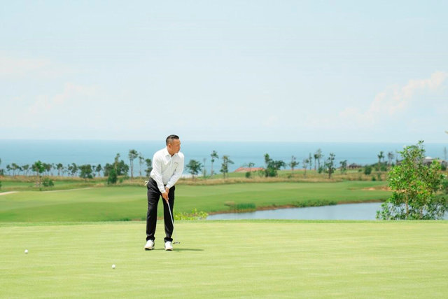 S&acirc;n golf PGA NovaWorld Phan Thiet l&agrave; cụm s&acirc;n golf duy nhất tại Việt Nam đạt ti&ecirc;u chuẩn quốc tế v&agrave; c&oacute; bản quyền độc quyền từ PGA &nbsp;