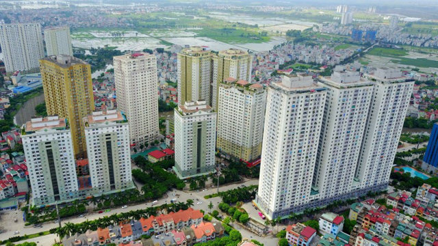 Bất chấp nhu cầu t&igrave;m kiếm giảm, gi&aacute; căn hộ chung cư tại TP Hồ Ch&iacute; Minh vẫn tăng mạnh. &nbsp;