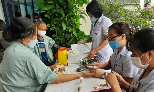 Mỗi người già Việt mắc ít nhất 3 bệnh, đặc biệt là bệnh mạn tính - Ảnh 1