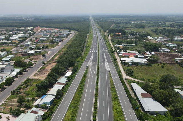 Dự án xây dựng đường cao tốc Dầu Giây - Tân Phú (giai đoạn 1) được thực hiện theo phương thức PPP với tổng số vốn hơn 8.300 tỷ đồng.