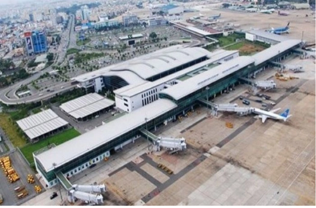 Sân bay Tân Sơn Nhất.