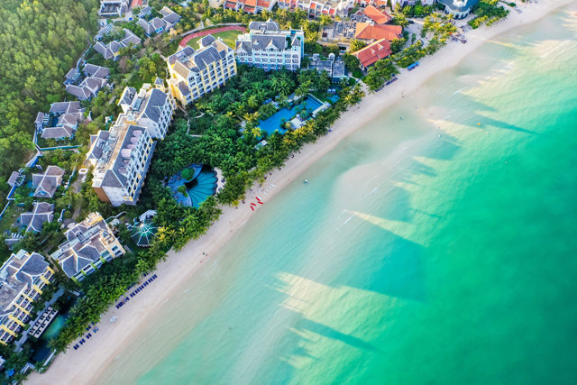 JW Marriott Phu Quoc Emerald Bay Resort, khu nghỉ dưỡng v&agrave; spa top đầu thế giới do Giải thưởng du lịch thế giới WTA b&igrave;nh chọn.