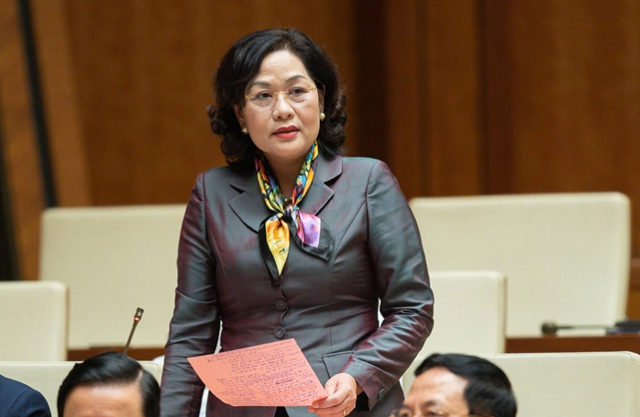 Thống đốc Ngân hàng Nhà nước Nguyễn Thị Hồng phát biểu tại phiên thảo luận ngày 28/10, Kỳ họp thứ 4, Quốc hội khoá XV.
