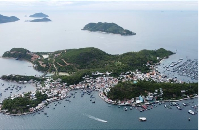 Dự án Khu du lịch sinh thái đảo Trí Nguyên Resort & Spa trên đảo Hòn Miễu, thuộc vịnh Nha Trang chấm dứt hoạt động vì thiếu vốn.