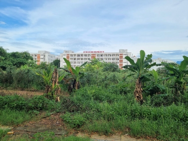 Khu đất xây siêu tại khu vực phía Đông Nam ký túc xá sinh viên, phường Hòa Khánh Nam.