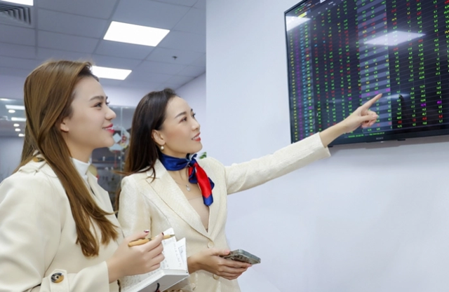 Thị trường 'bình yên' sau sự kiện Vạn Thịnh Phát, cổ phiếu chứng khoán bật mạnh