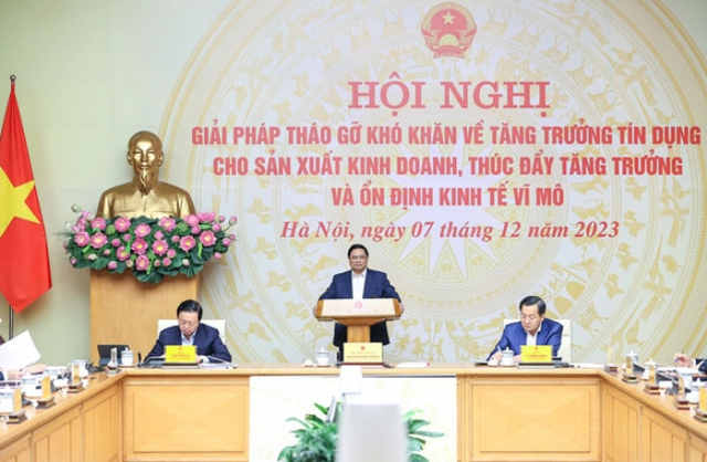 Thủ tướng chủ trì cuộc họp với lãnh đạo 38 ngân hàng thương mại. (Ảnh: VGP)